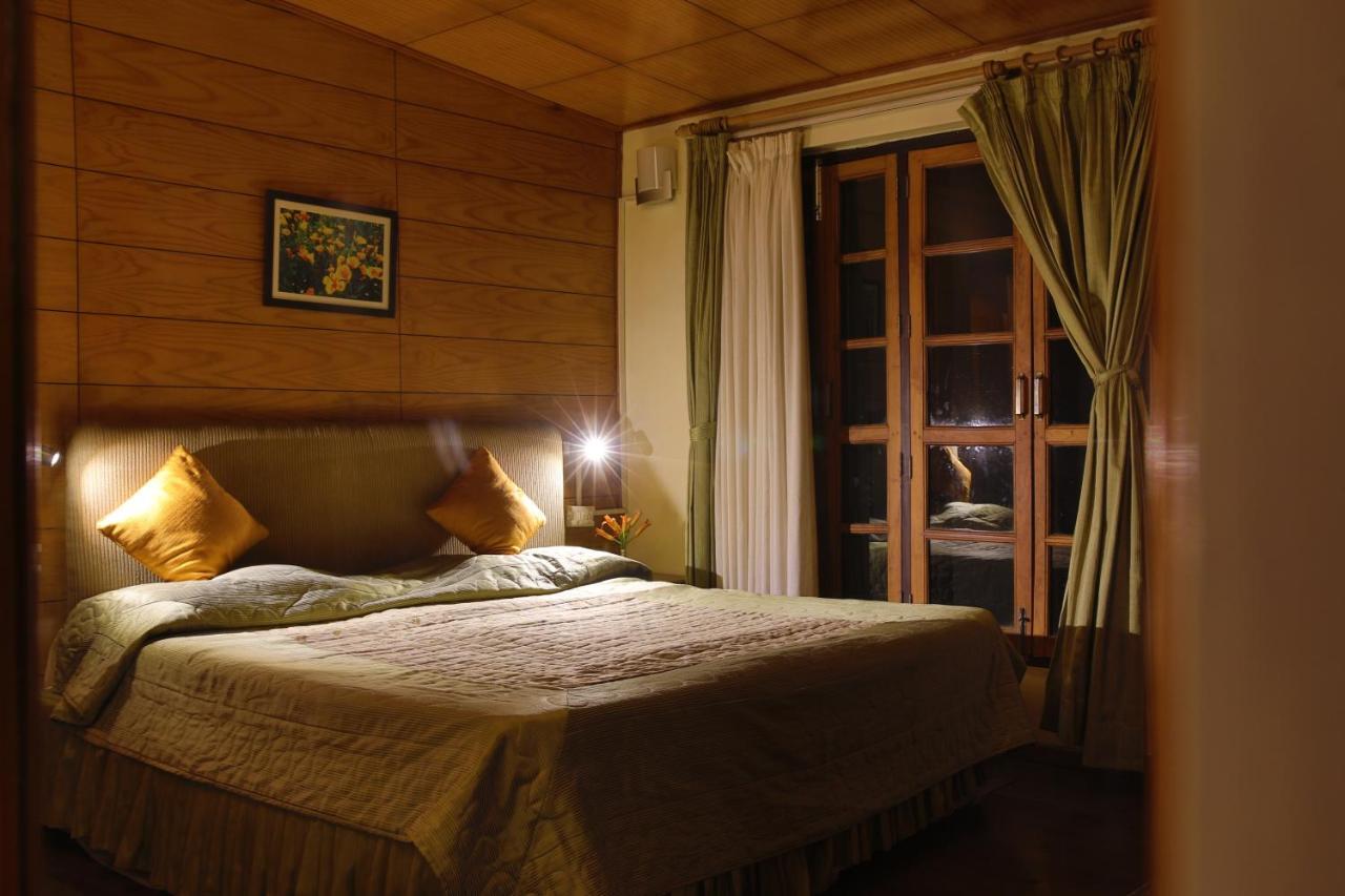 เดอะ เลค รีสอร์ต Hotel Naukuchiatal ภายนอก รูปภาพ